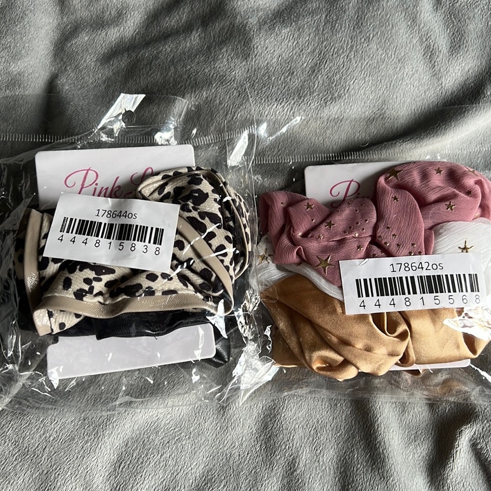 Pink lily scrunchies 5 total scrunchies